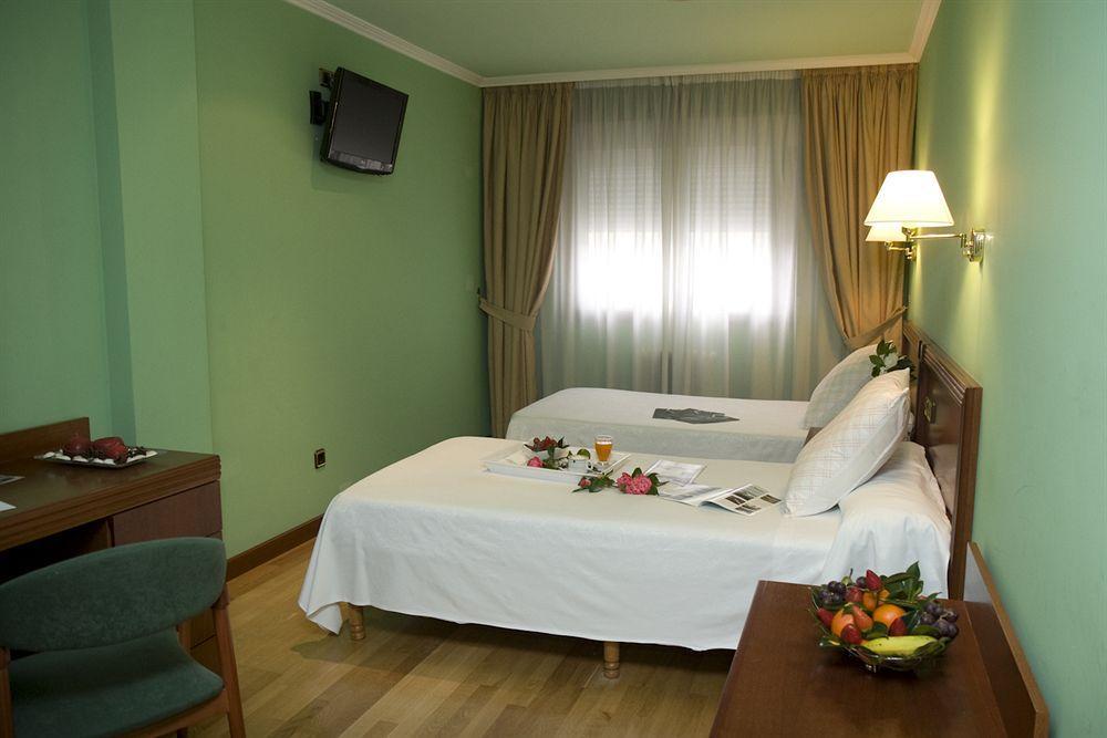 Hotel Villa De Marín Buitenkant foto