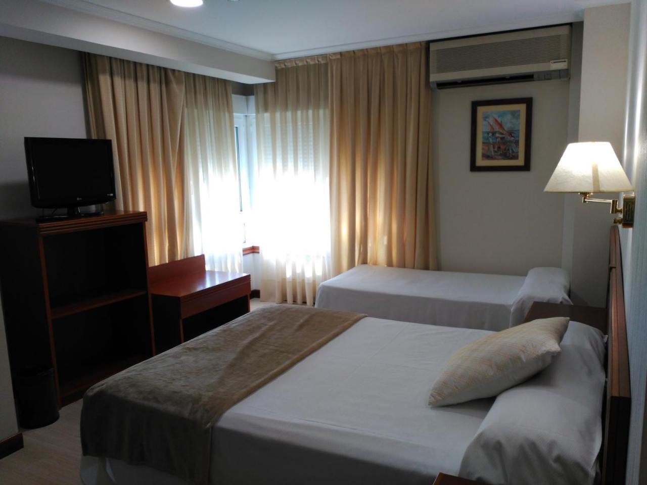 Hotel Villa De Marín Buitenkant foto