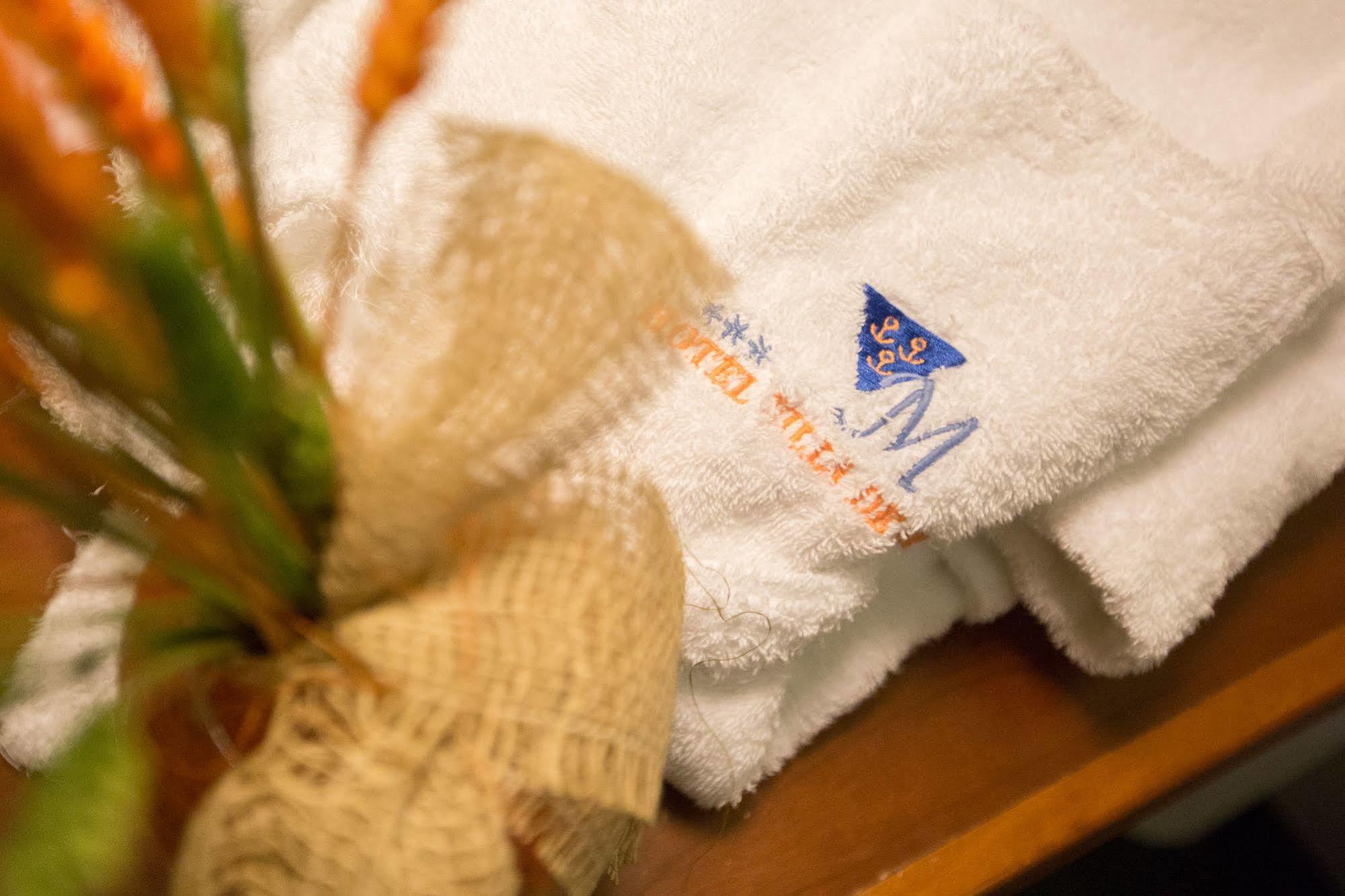 Hotel Villa De Marín Buitenkant foto