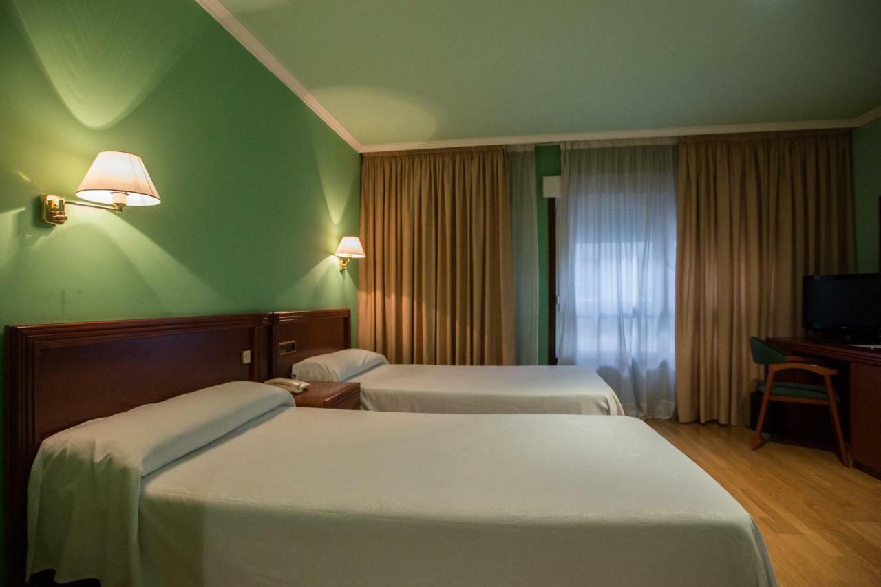 Hotel Villa De Marín Buitenkant foto