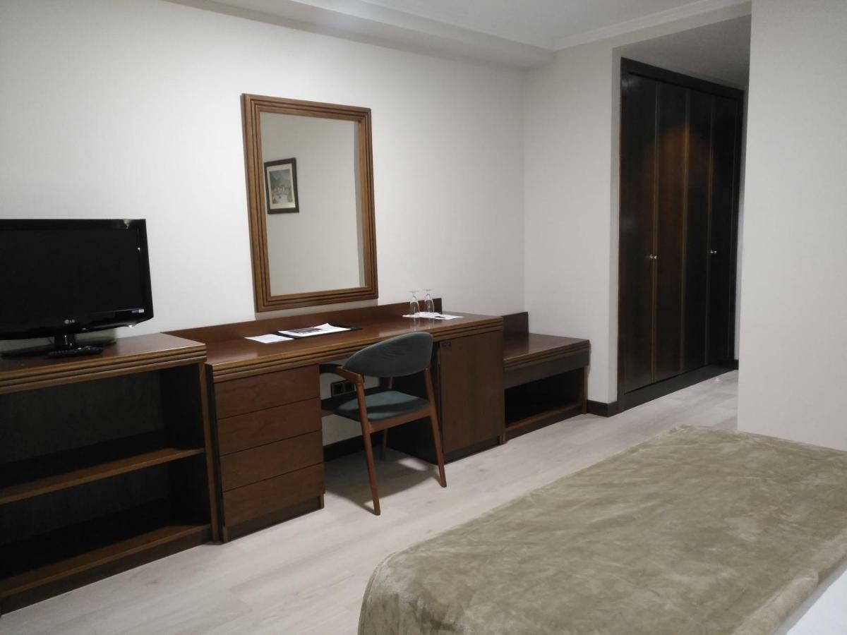 Hotel Villa De Marín Buitenkant foto